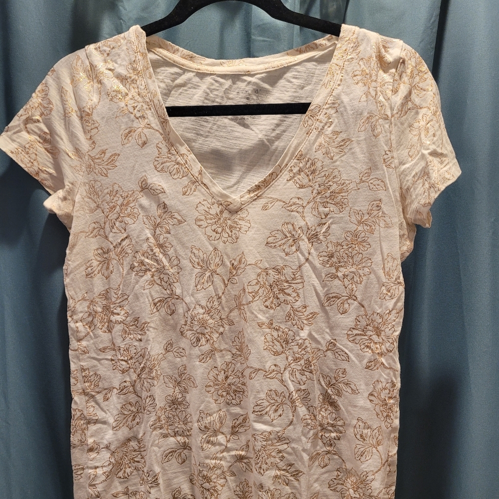 A new day white ss with rose gold flowers like new sz medium